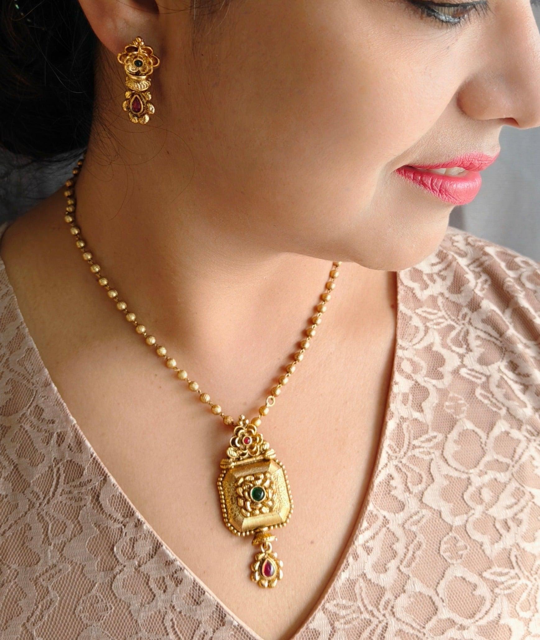 Gold Plated Pendant set with pearl mala Griiham