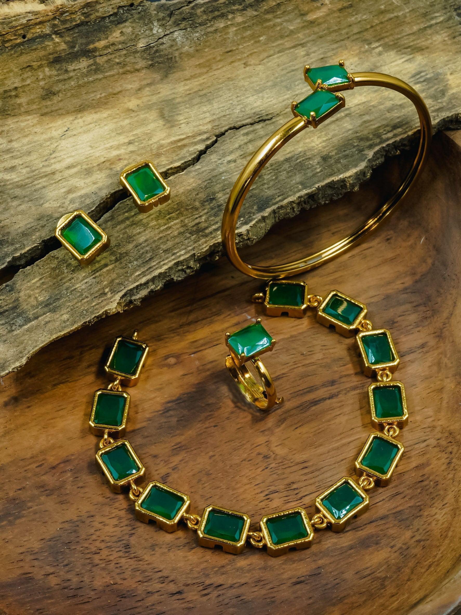 Gold Plated Temple Necklace Set with Monalisa stones 13256N - Griiham