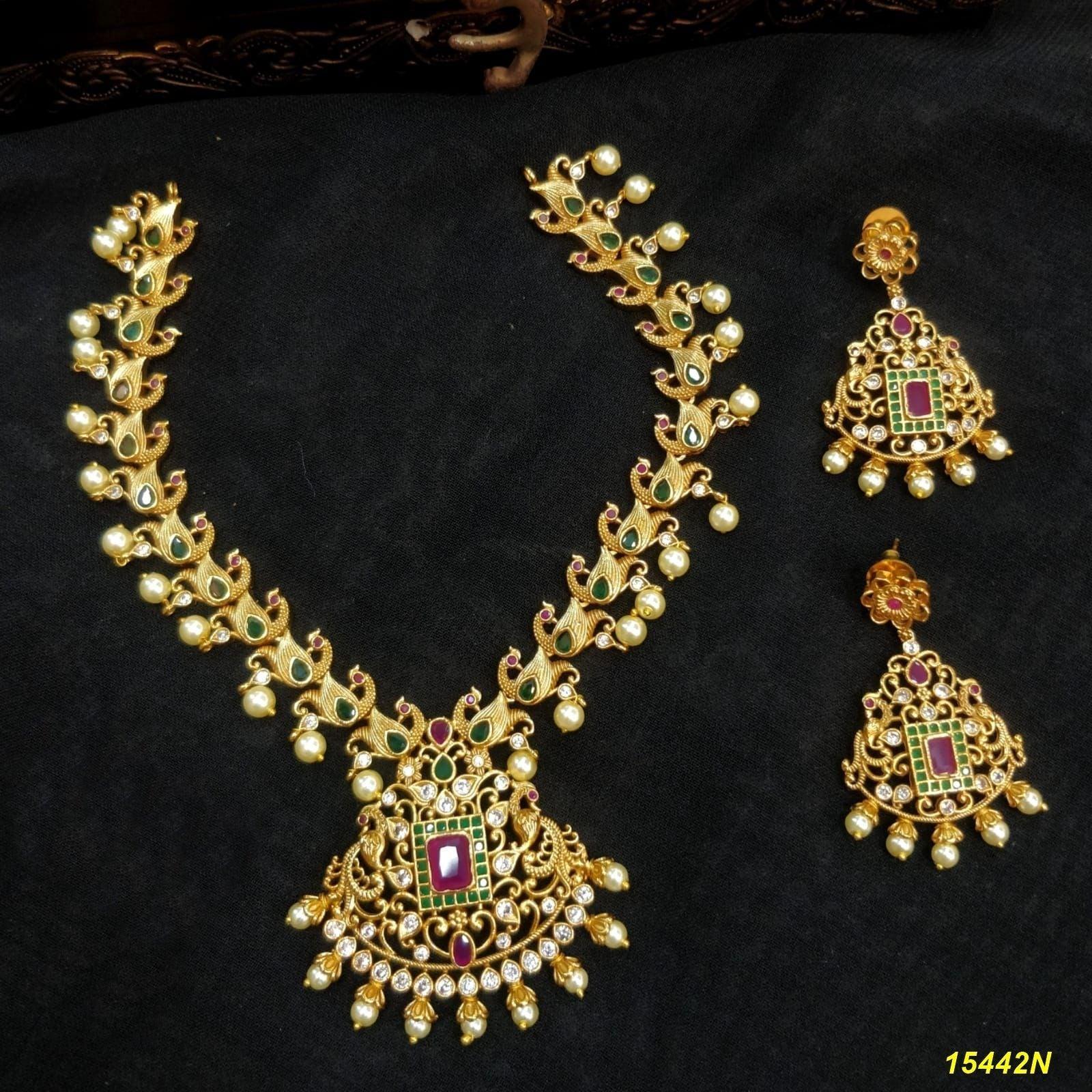 Gold Plated Zercon Short Necklace Set 15442N - Griiham