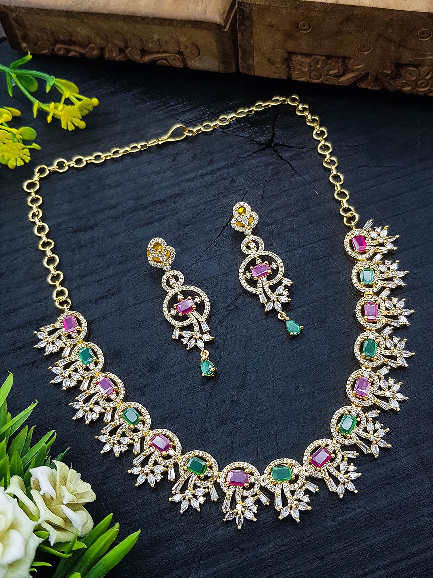 Gold finish Evergreen Trending designs Short AD necklace set  9076N-1