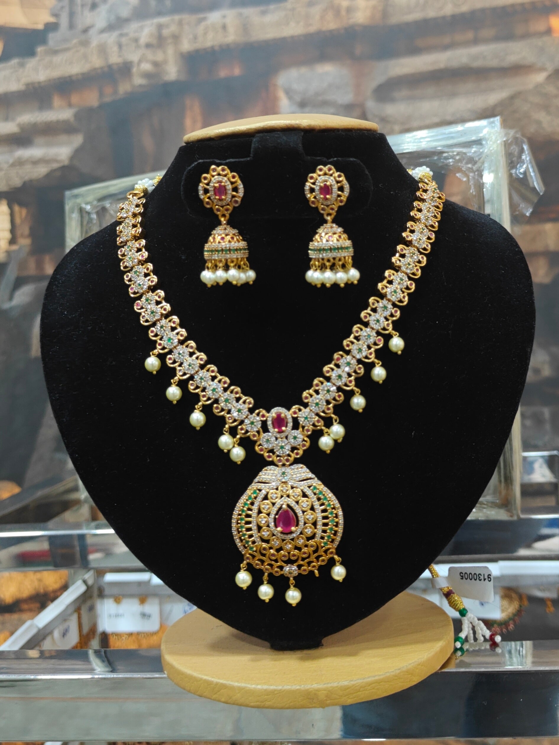 Premium Gold Plated Classic Medium Necklace Set  0825