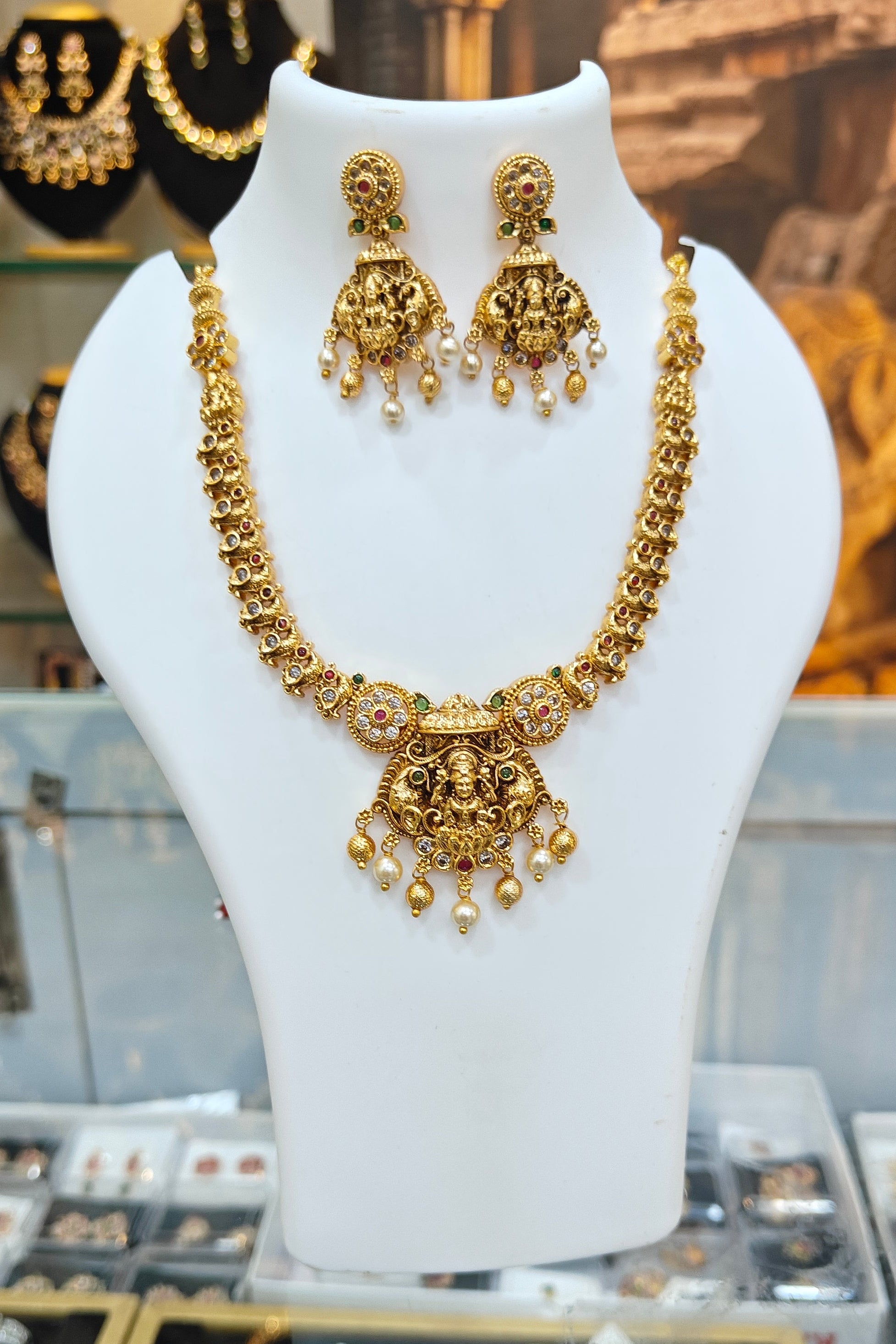 Premium Gold Plated Antique Short Necklace Set