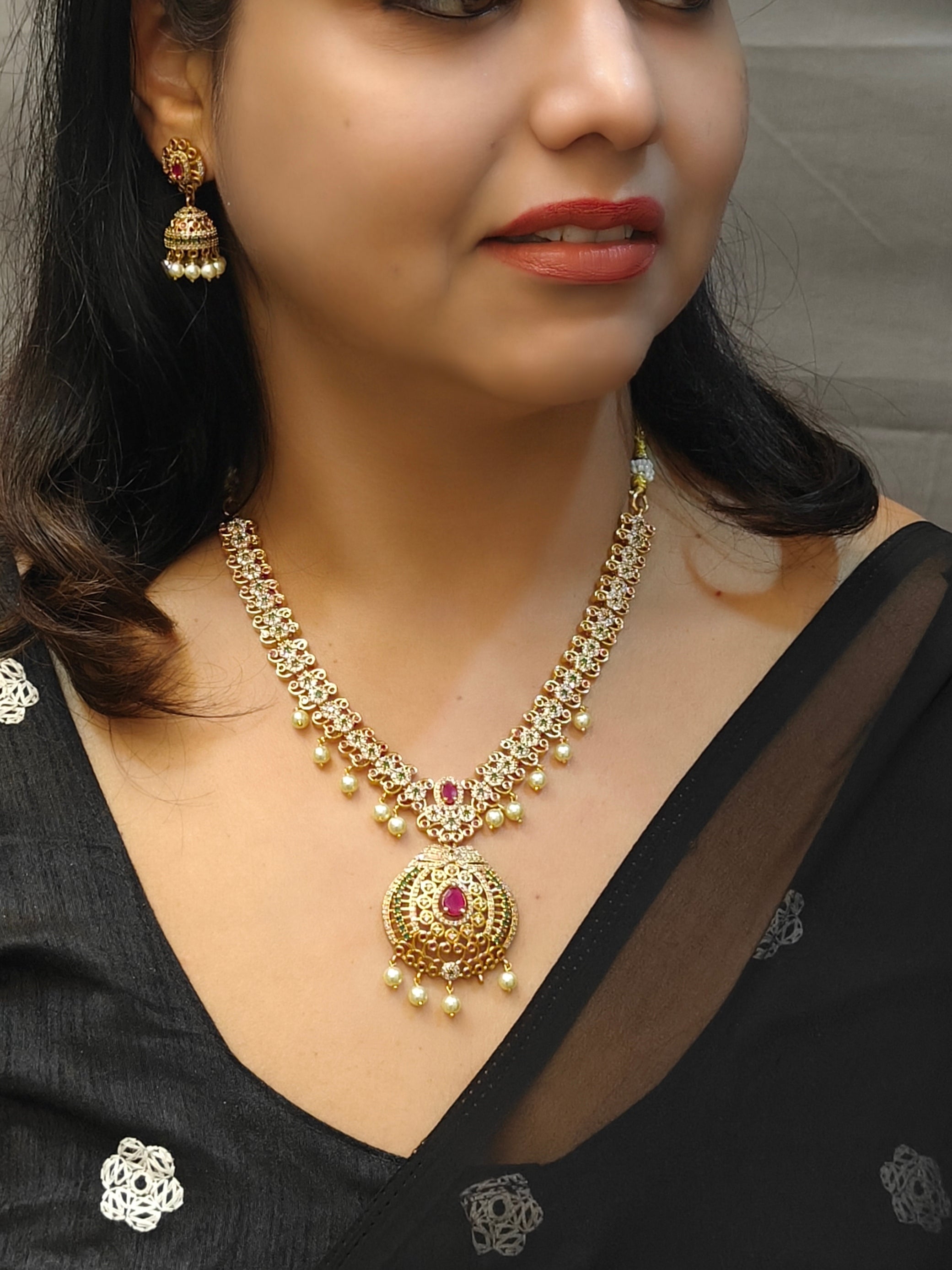 Premium Gold Plated Classic Medium Necklace Set  0825