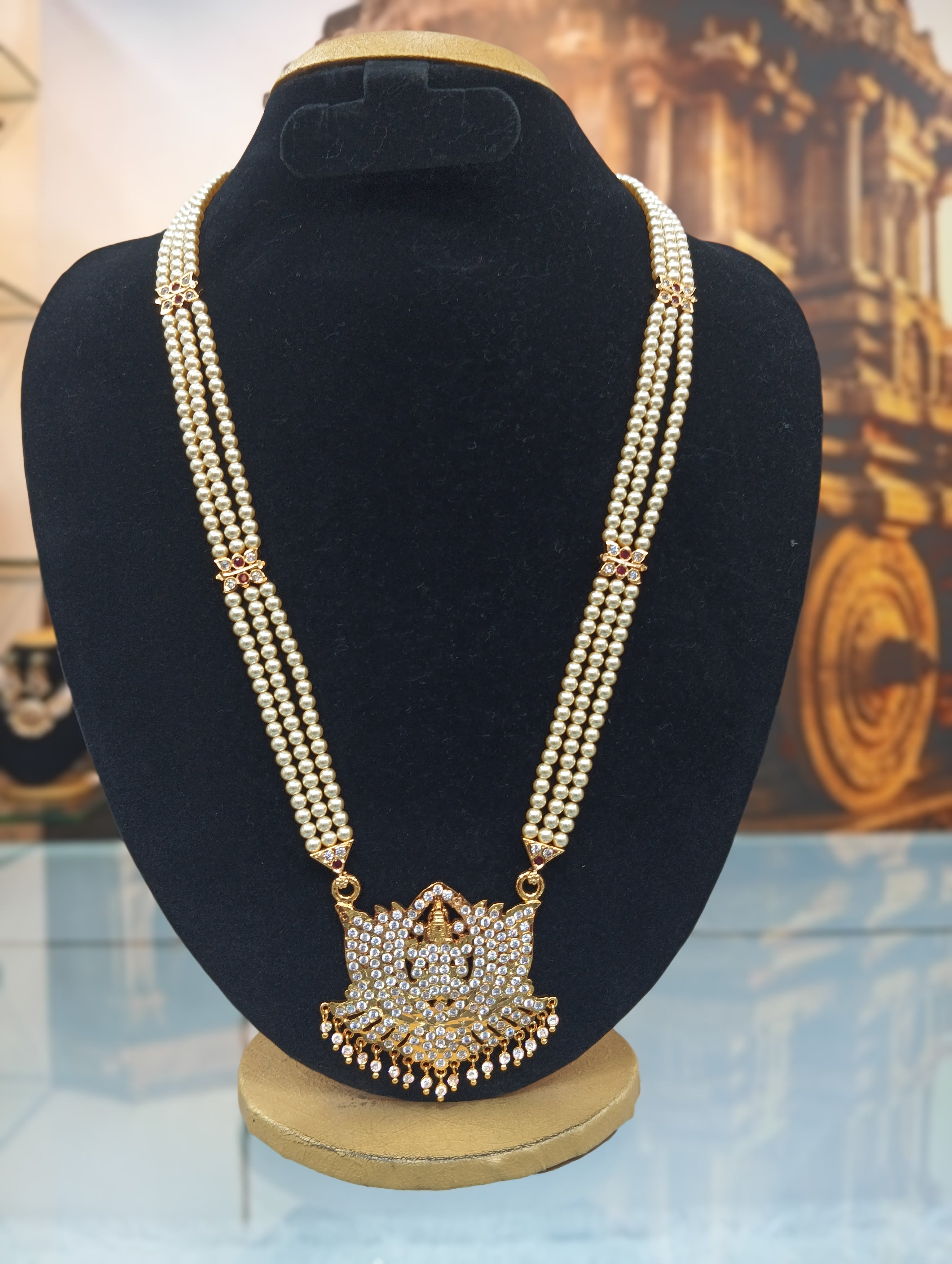 Premium Adige Pendant with Three line pearl maala