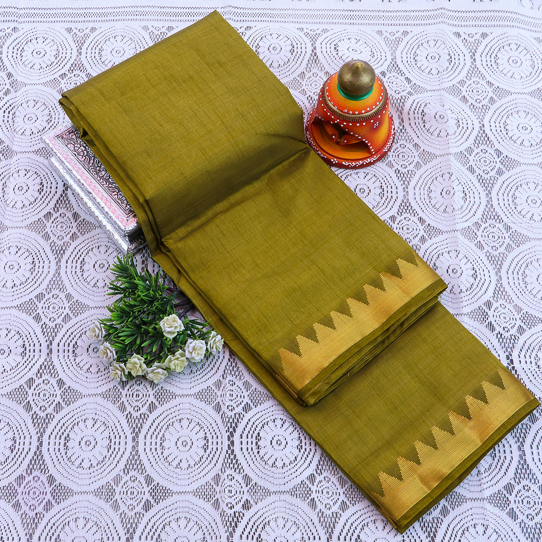 Kanchipuram Mysore Raw Semi-silk saree with Medium temple Border 14562N