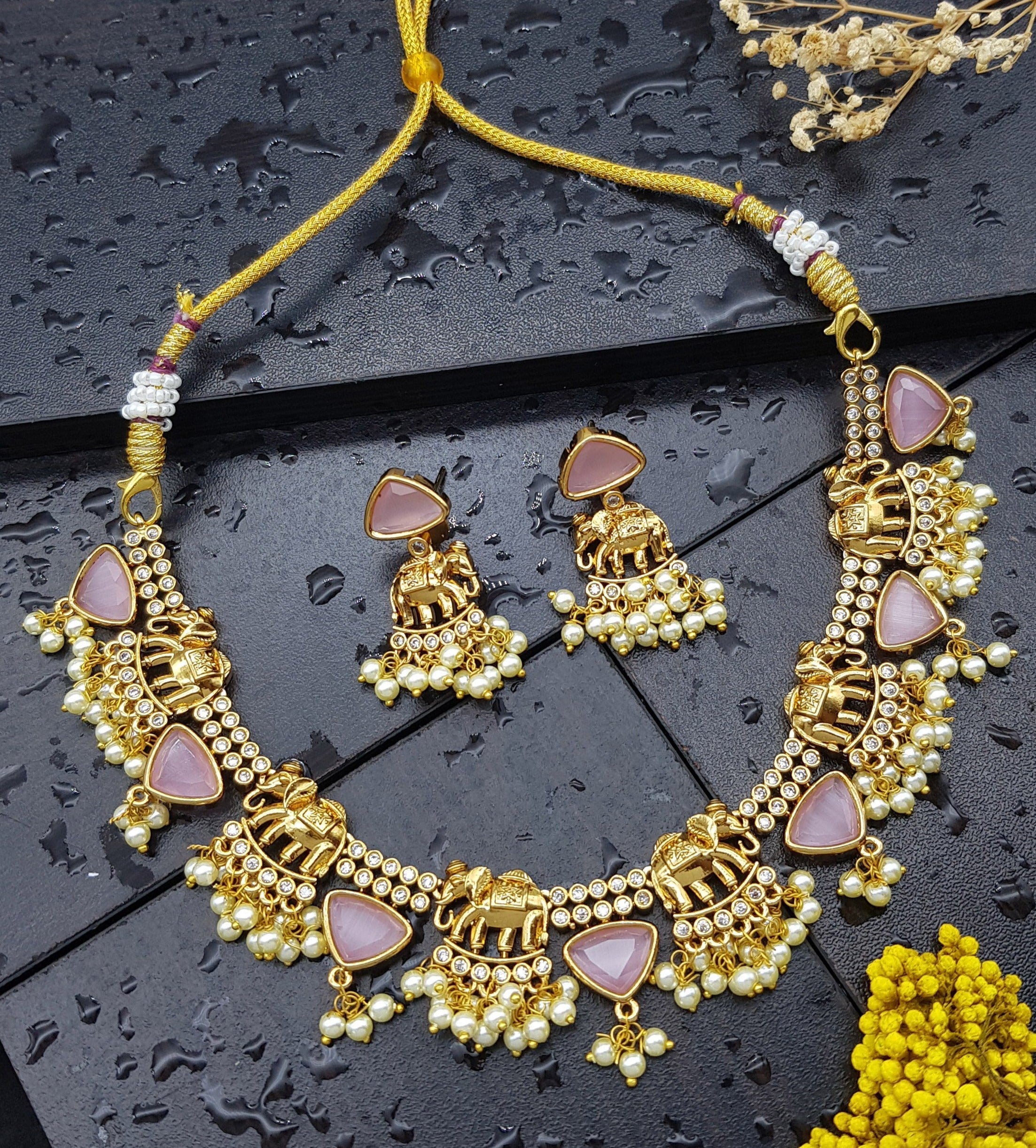 Premium Antique Gold finish Pink stone necklace set 22085n