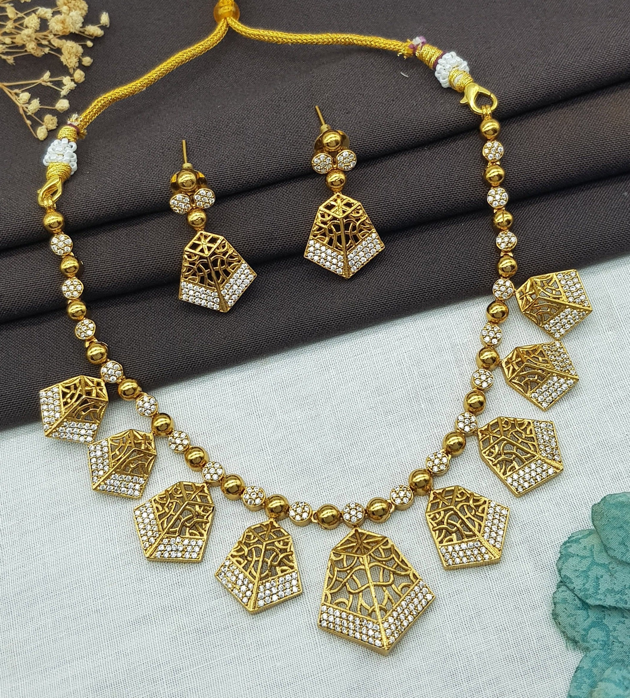 Premium Antique Gold finish zercon stone necklace set 22082n