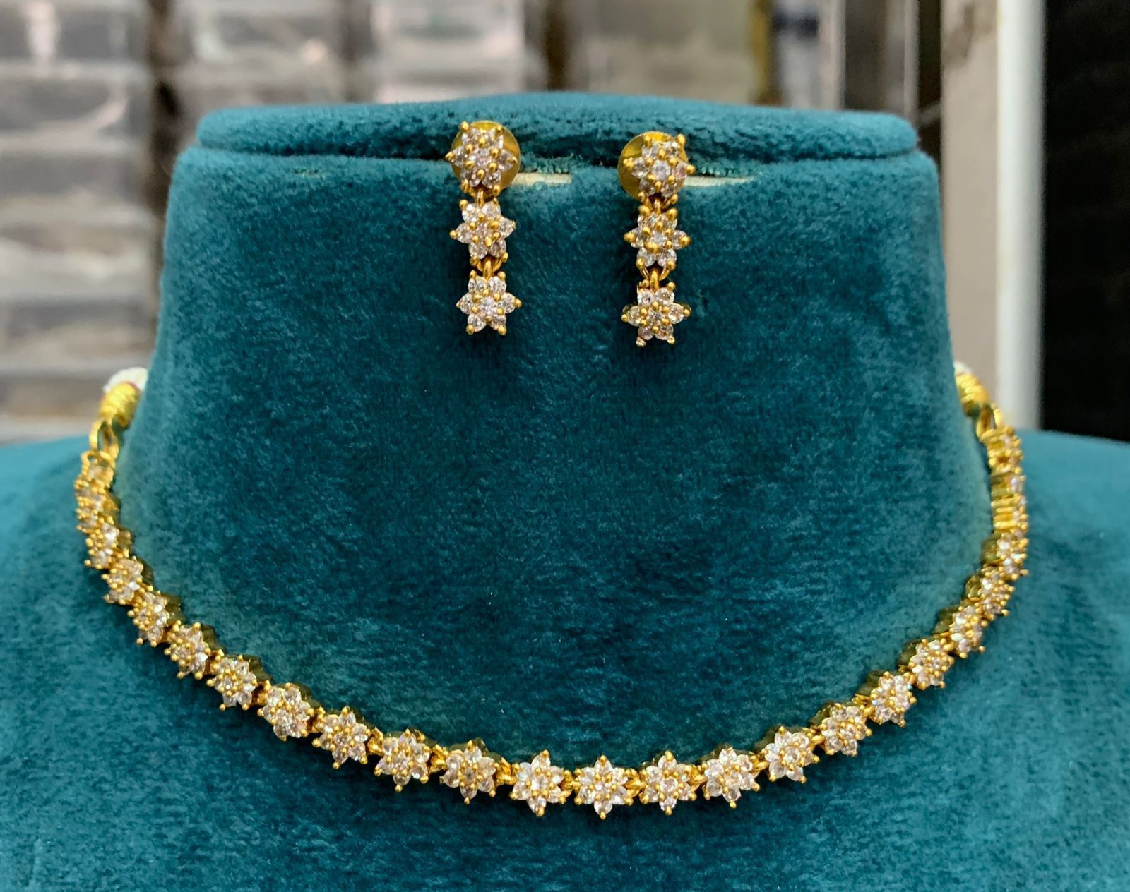 Premium Antique Gold finish zercon stone necklace set 22091n