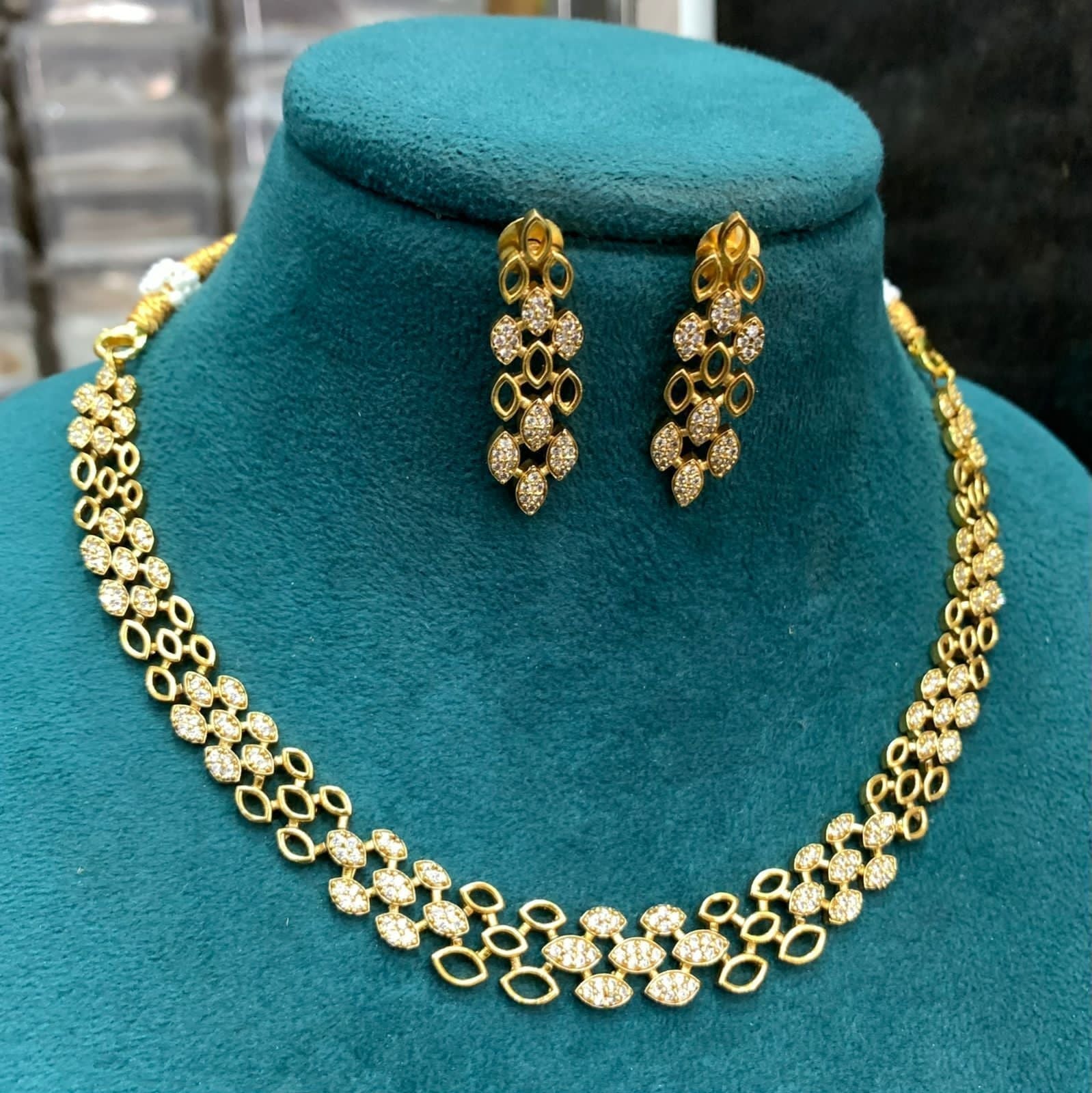 Premium Antique Gold finish zercon stone necklace set 22092n