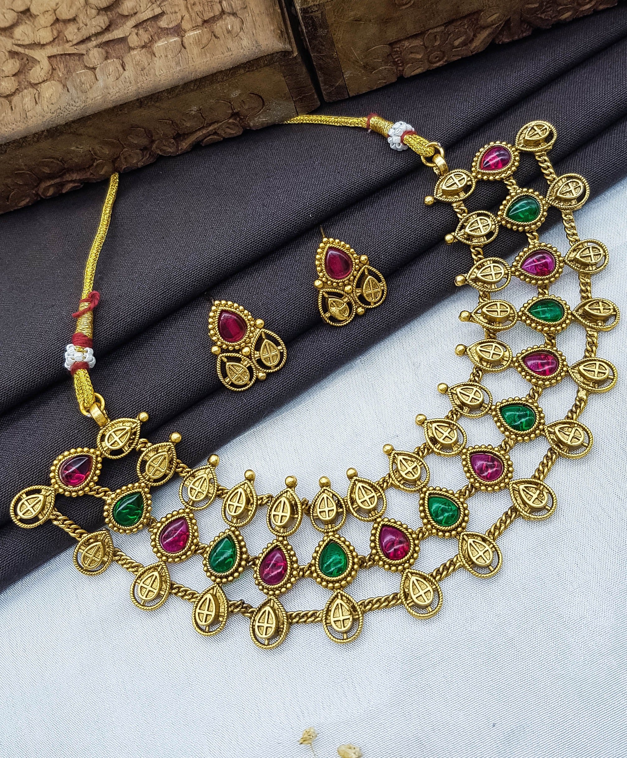 Premium Collection Elegant Ruby and emerald Multicolor Necklace Set 22104N