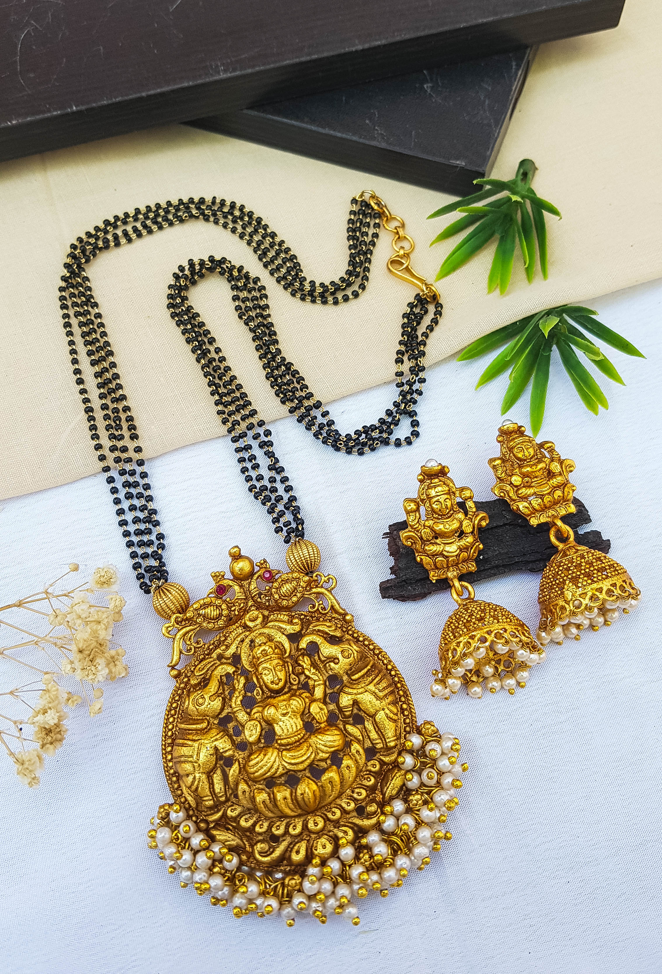 Premium Gold Plated Laxmi Necklace set with Crystal mala 10414N-1