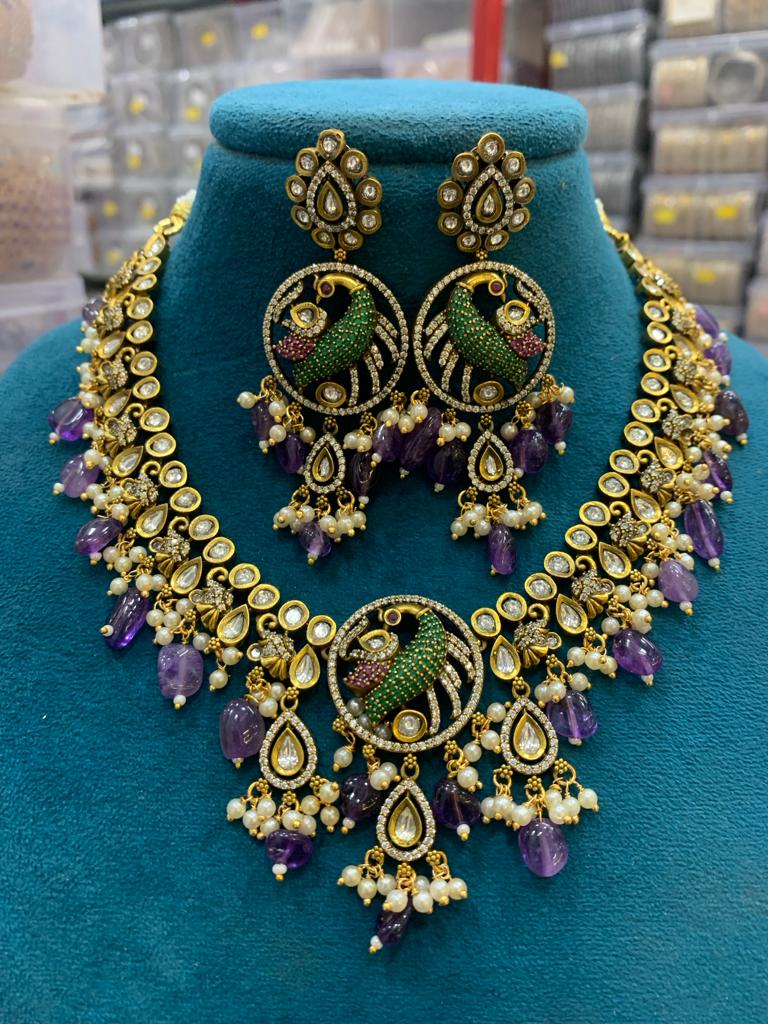 Premium gold finish Victorian jewel Short Necklace Set 18969N