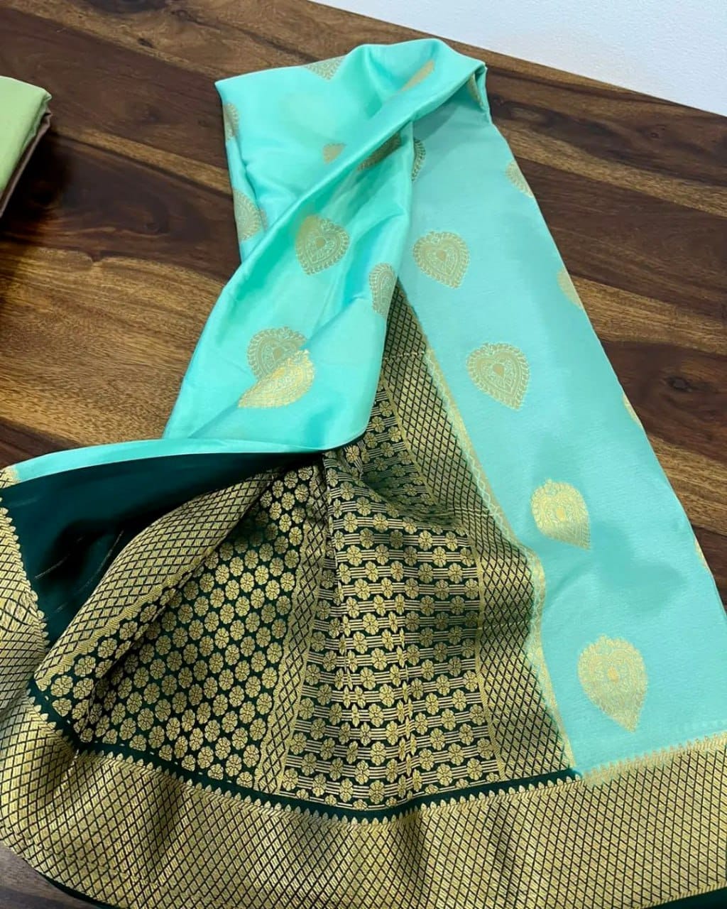 Semi Mysore Raw Semi-silk saree with thickness with rich pallu 16349N