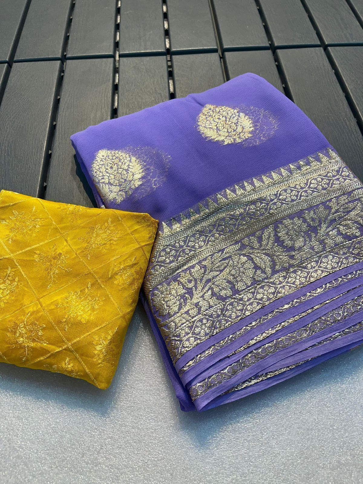 Viscose Georgette Saree With Semi Banarasi Silk Contrast Blouse 17400N