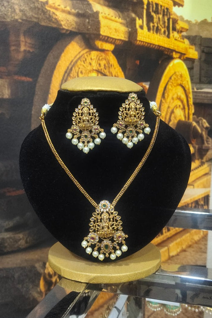 Laxmi pendant necklace set