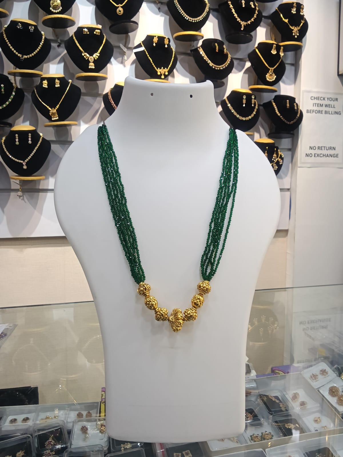 Green Hydro Crystals with handmade Gundu short necklace/ choker Necklace