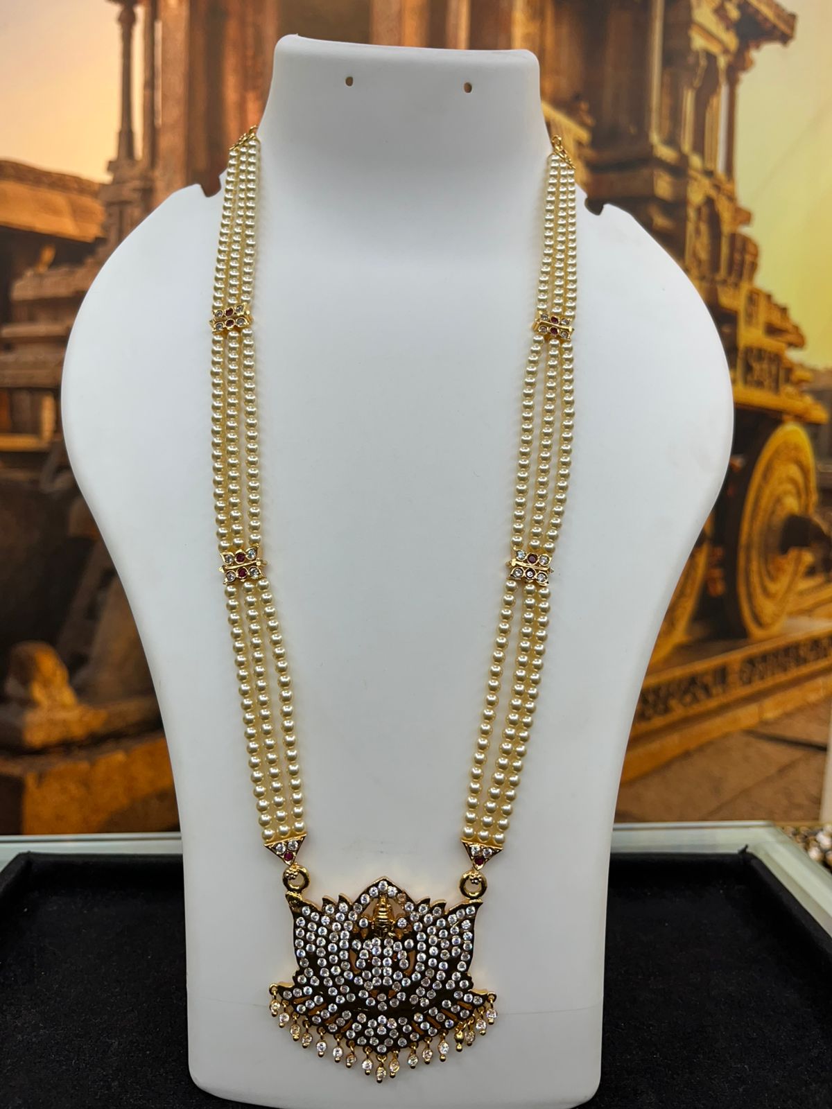 Premium Adige Pendant with Three line pearl maala