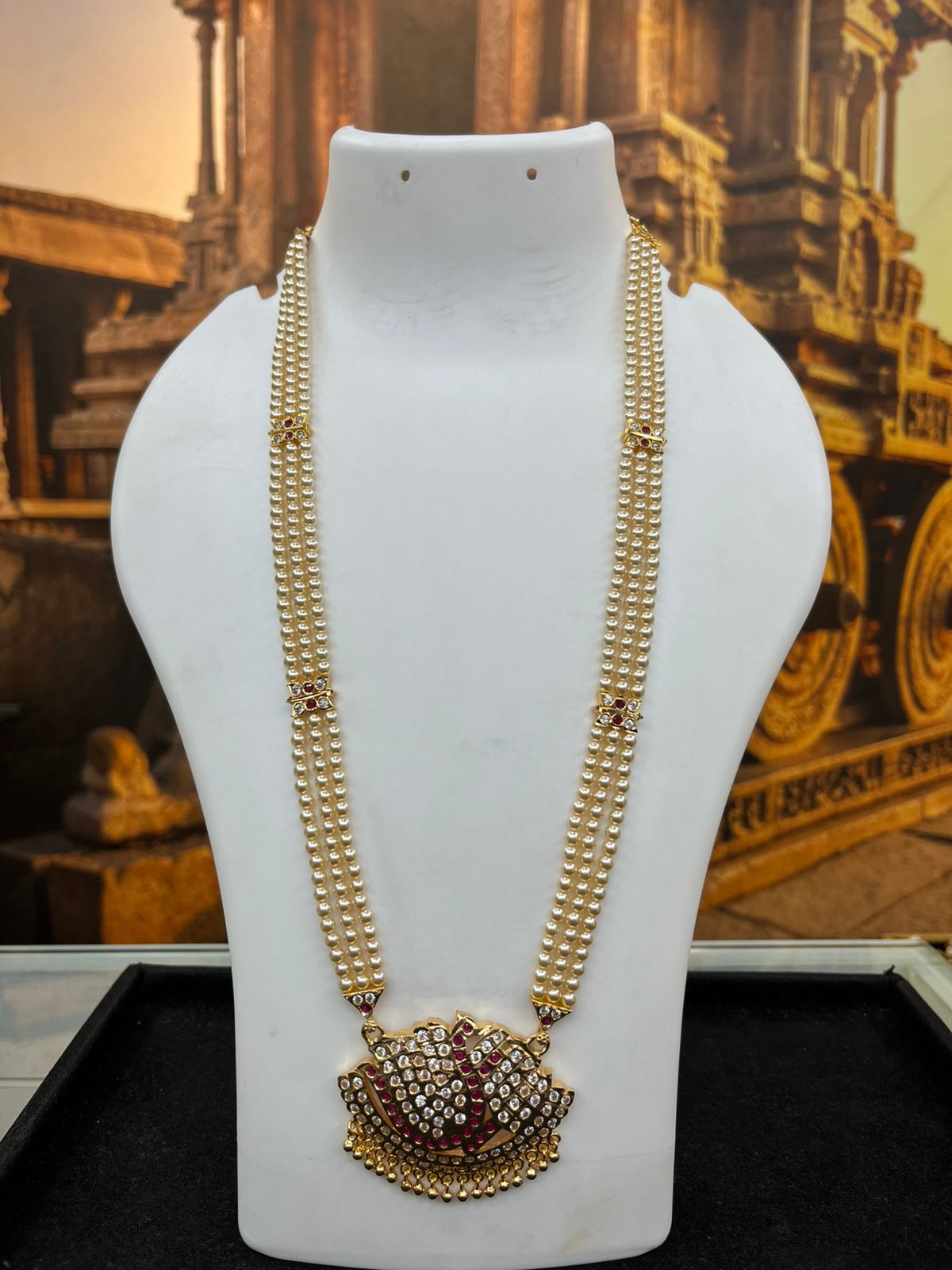 Premium Adige Pendant with Three line pearl maala