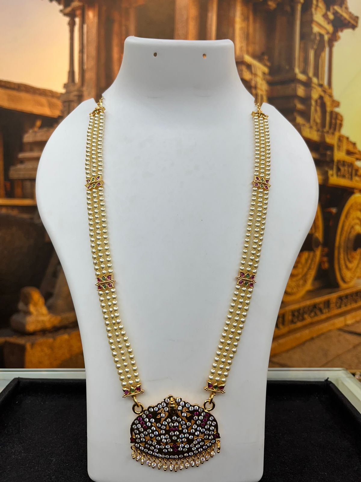Premium Adige Pendant with Three line pearl maala