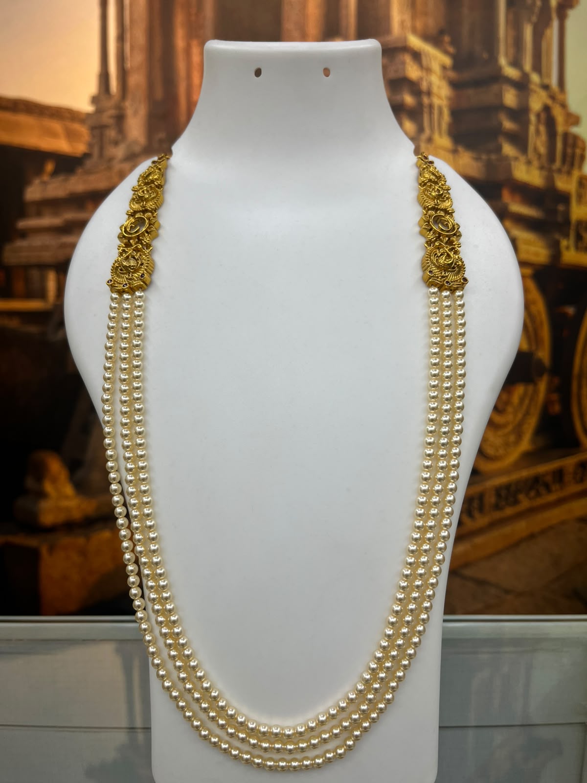 3 line Swarovski pearl with beads and side Mopu necklace