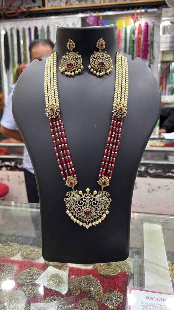 Maroon Monalisa stones and Waroski Pearl with pendant