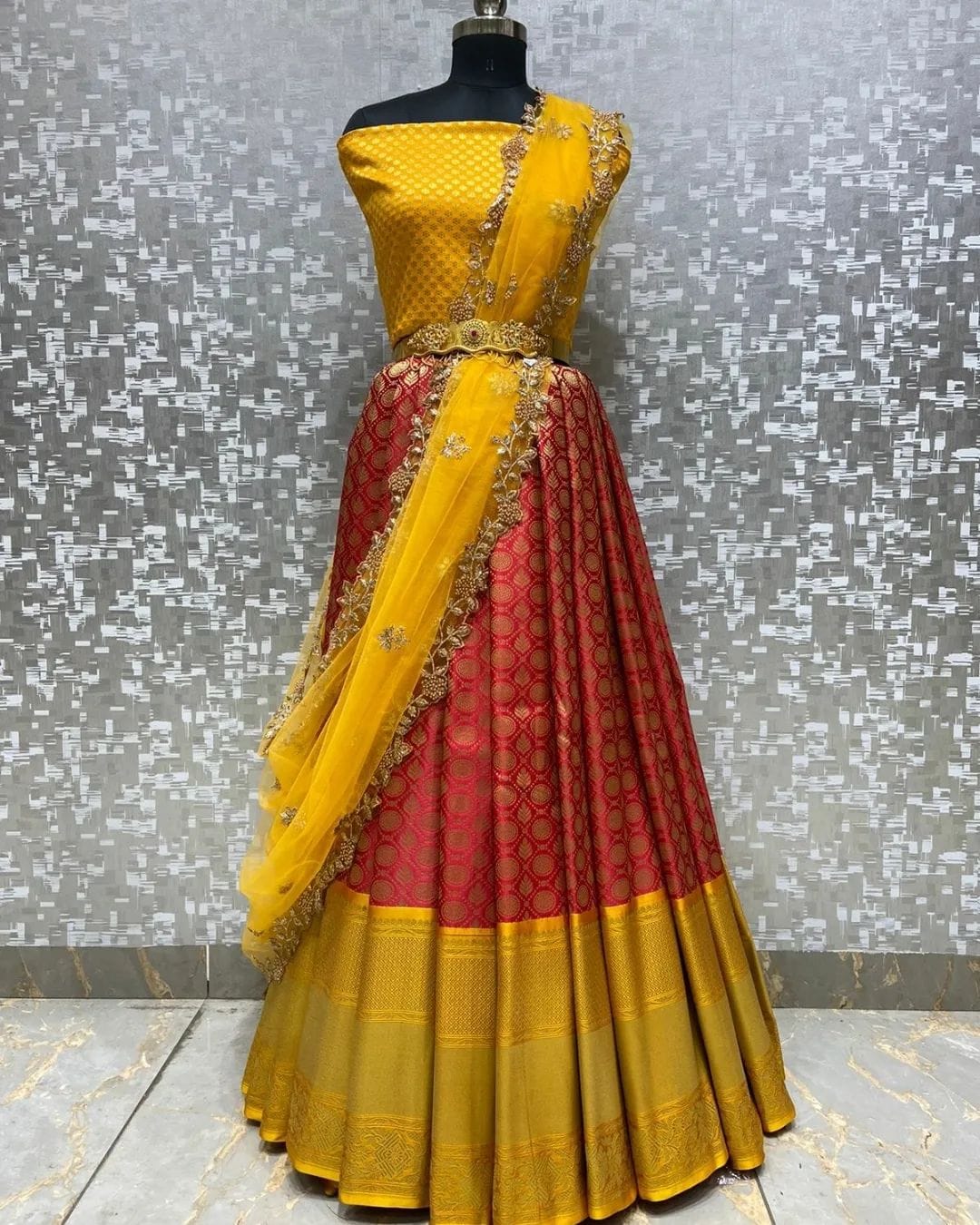 kanjivaram semi-Semi-silk with Zari body and border (unstiched blouse) Half Saree17211N