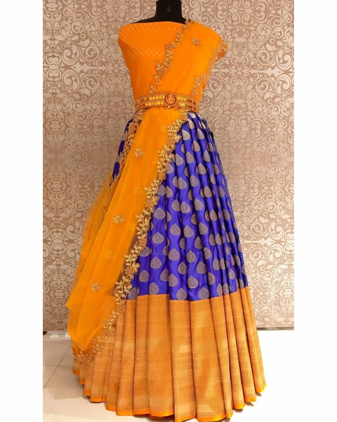 kanjivaram semi-Semi-silk with Zari body and border (unstiched blouse)Half Saree 15972N