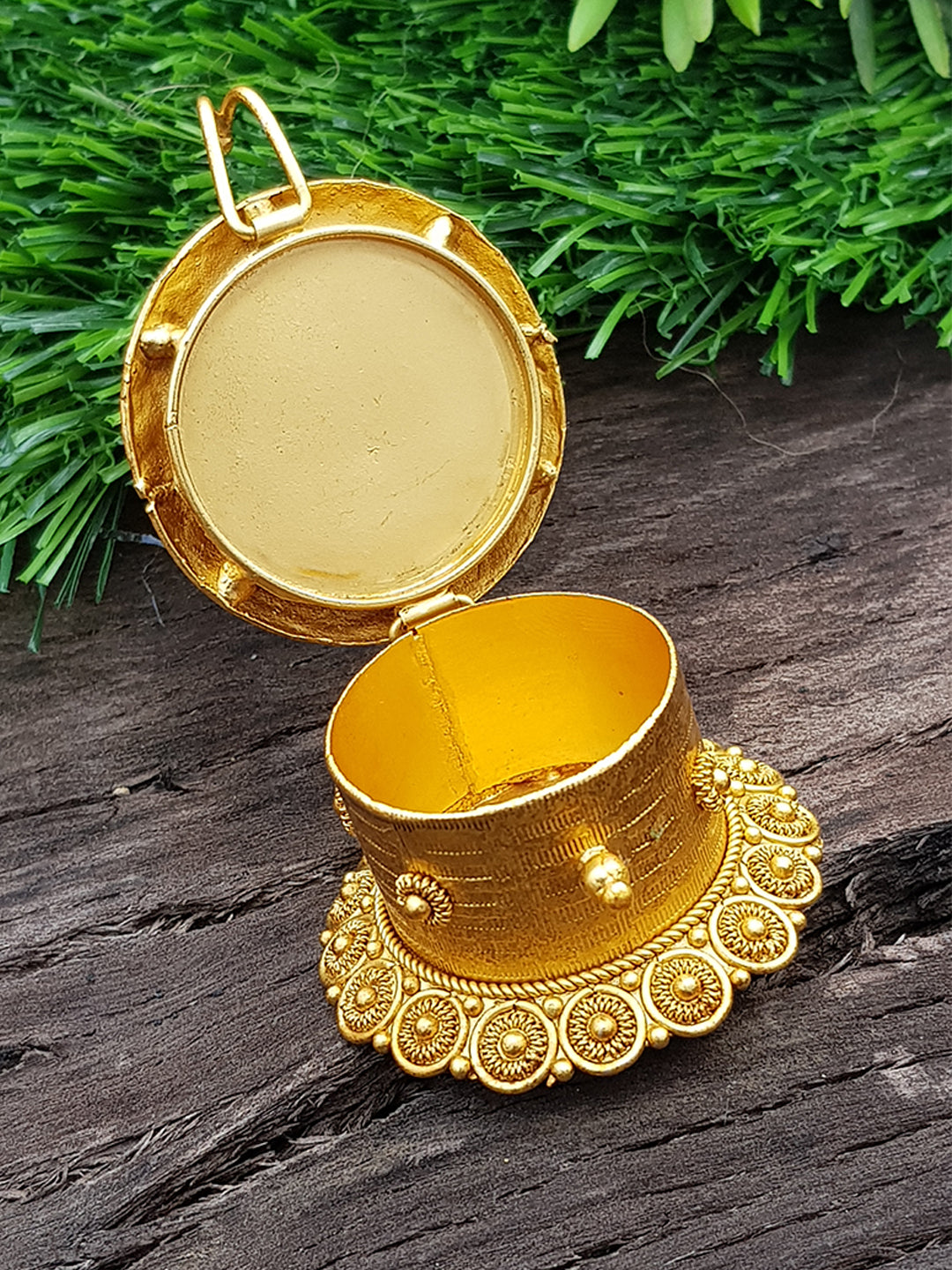 22k Gold Plated Peacock Premium Kum Kum Box best for gifting