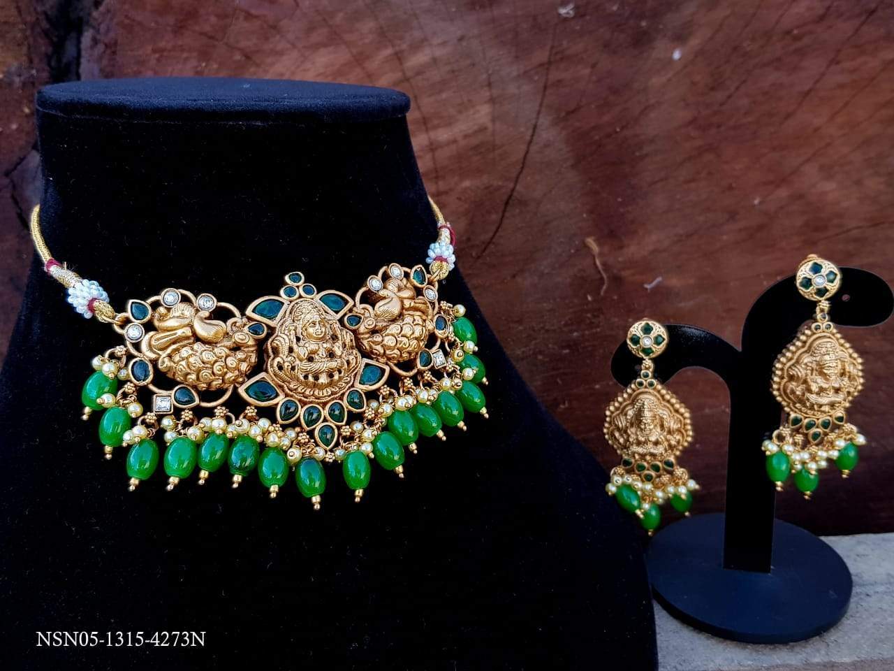 Exclusive Signature Collection Real Kemp Ruby Green studded Choker Necklace Set NSN05-1315-4273N