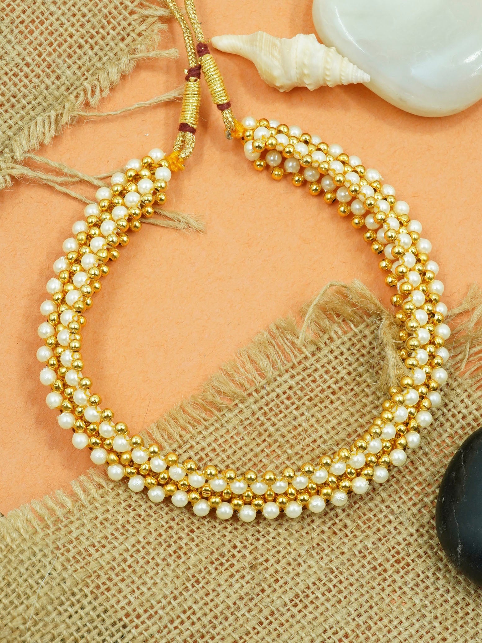 Gold Finish Short necklace Maharastra Thusi 11018N