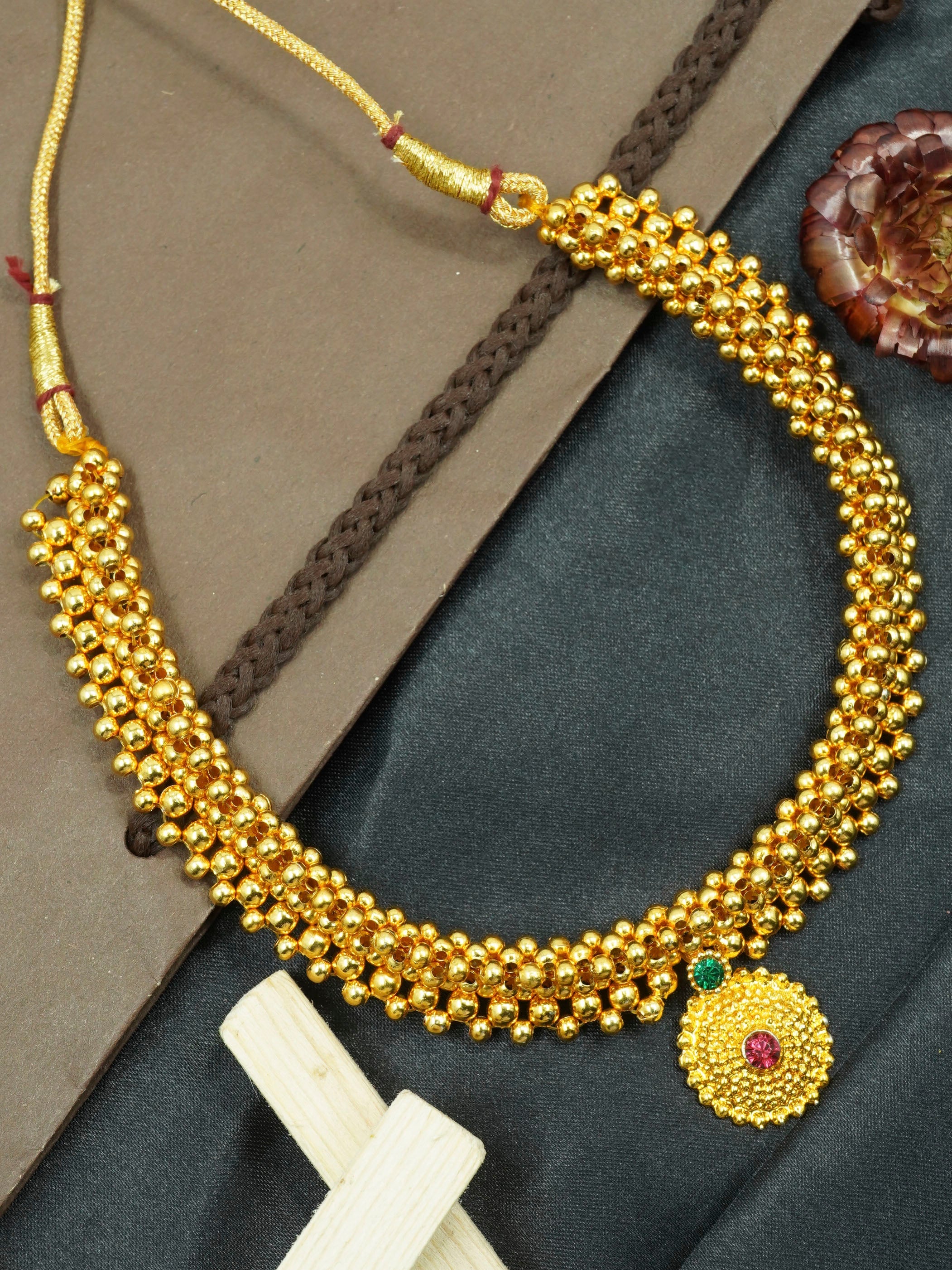 Gold Finish Short necklace Maharastra Thusi 11025N