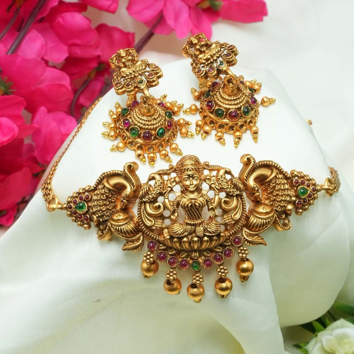 Gold Plated Classic All occasion Laxmi Chic / Half Choker set 9262N