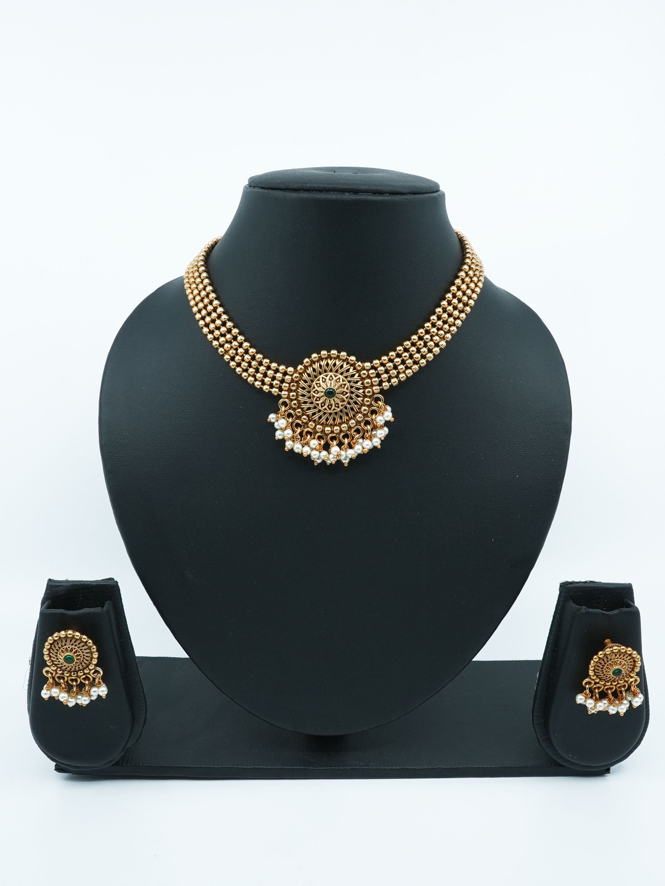 Gold Plated Elegant Necklace Set with kempu stones 11490N