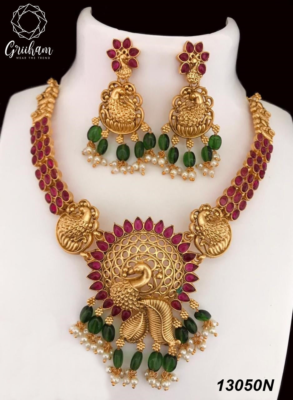 Gold Plated Elegant Necklace Set with kempu stones 13050N