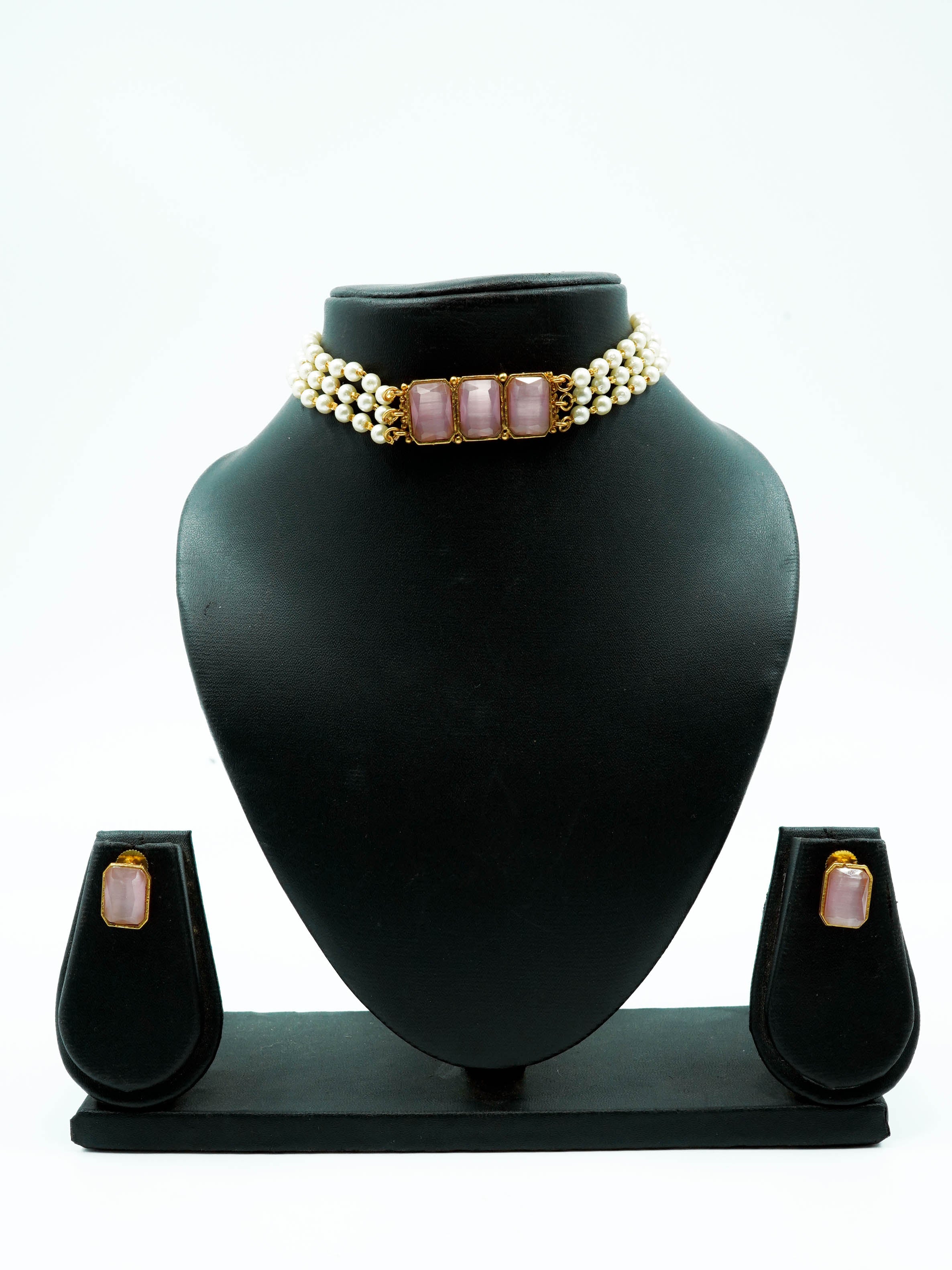 Gold Plated Elegant Necklace set with pearl studded string 10467N