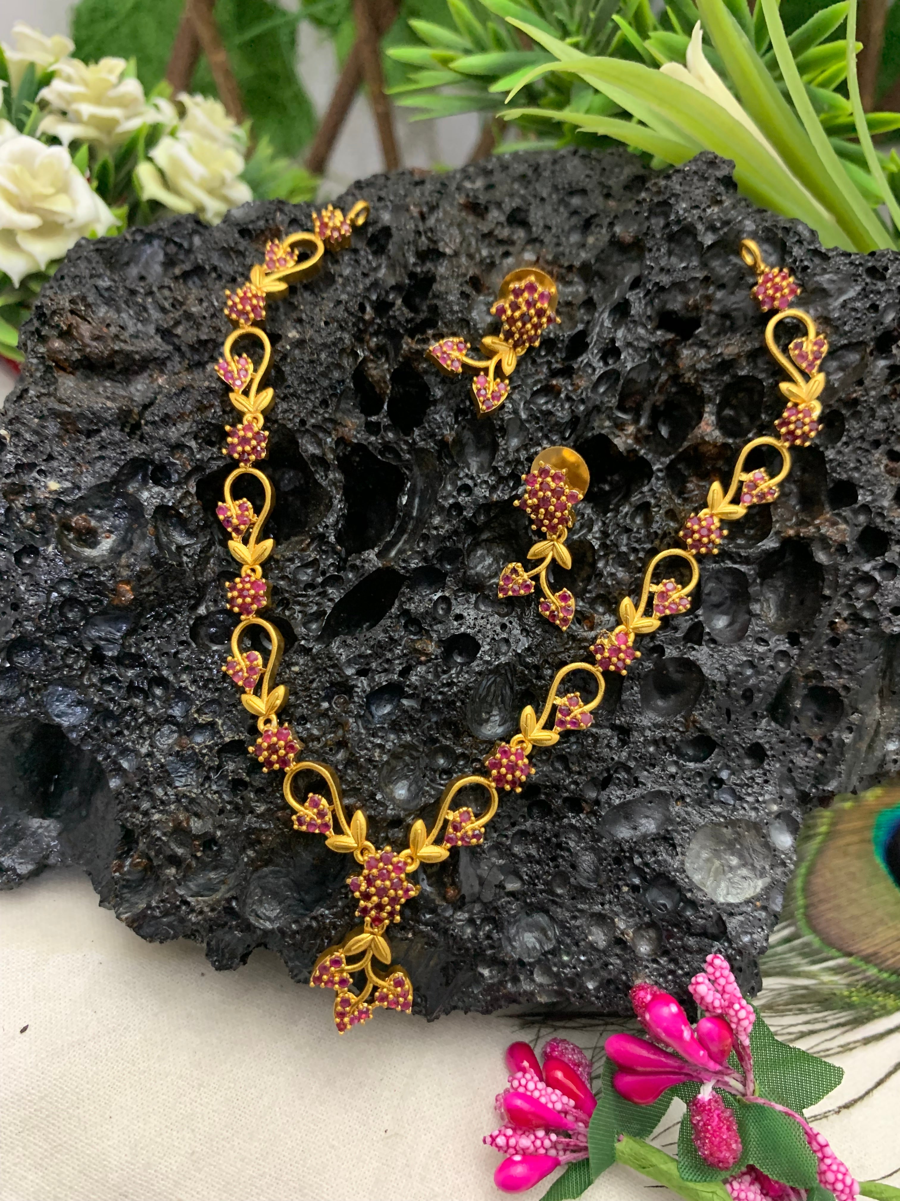 Gold finish Floral pattern cz /Ruby stone necklace set 9412N