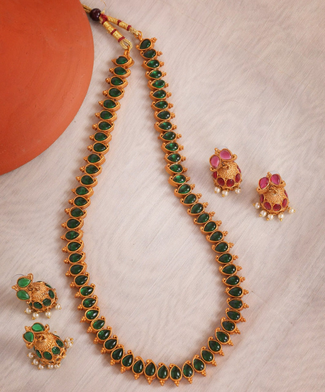 Latest Trending Design Kemp Green/Red Reversible necklace 21 inches  9020N