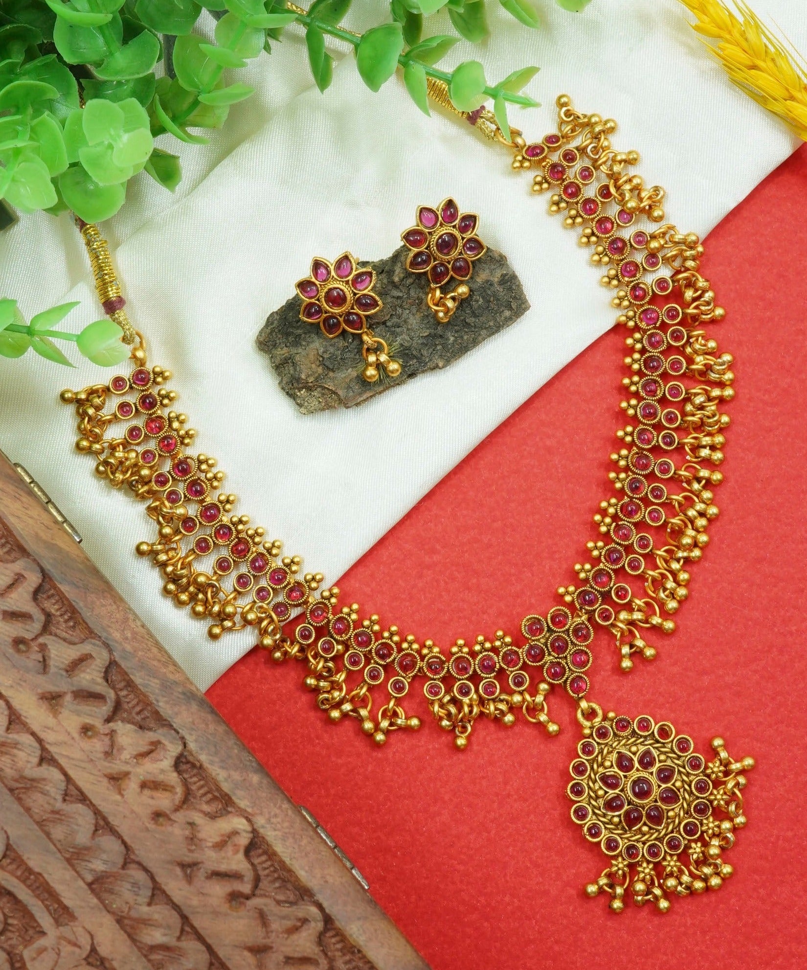 Premium Antique Gold Finish Ruby/Emerald Floral motif 10960n