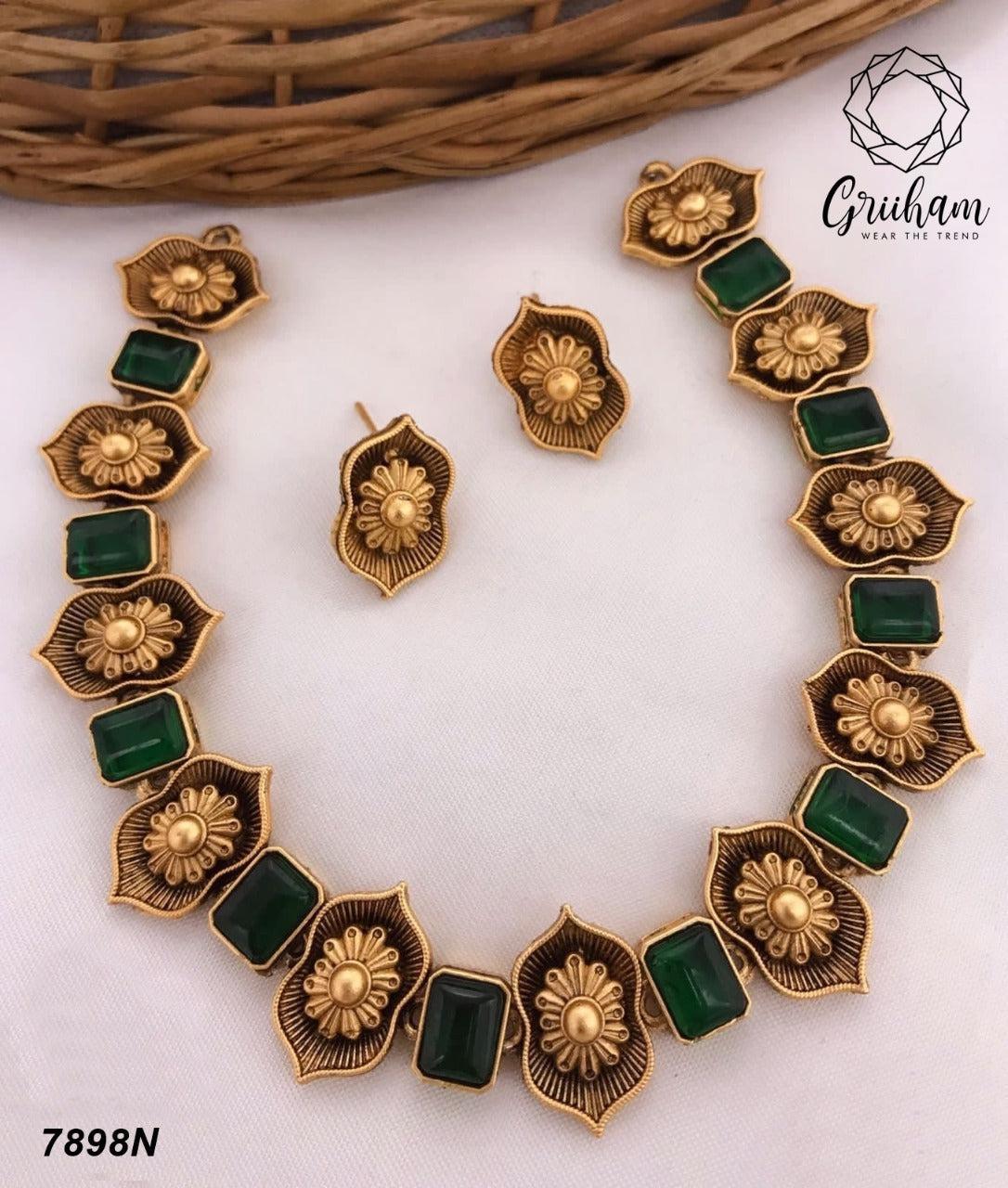 Premium Gold plated Floral Design Necklace set 7899N