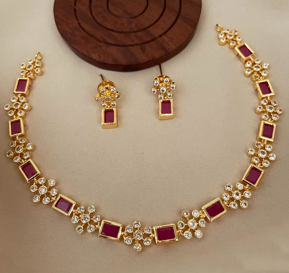 Premium Quality Micro Gold finish Diamond Like Design Necklace set with High Quality AD Stones 9523N